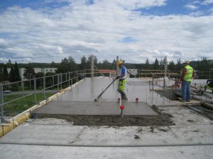 HTS-betonilla sauman ja pintalaatan valu